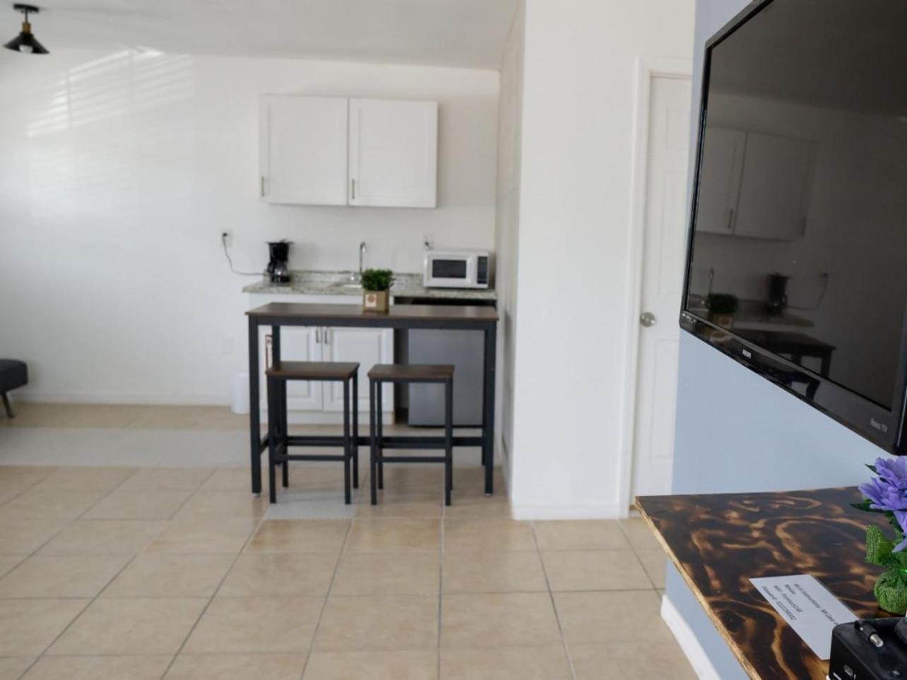Mi Casa Es Tu Casa, Airport Holiday home *