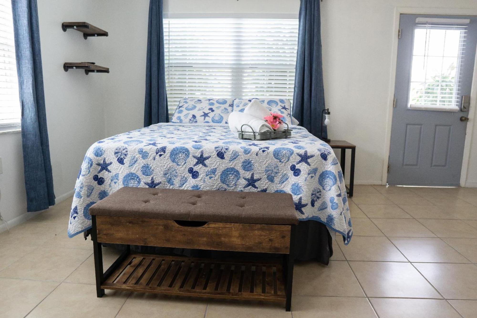 Mi Casa Es Tu Casa, Airport Holiday home *