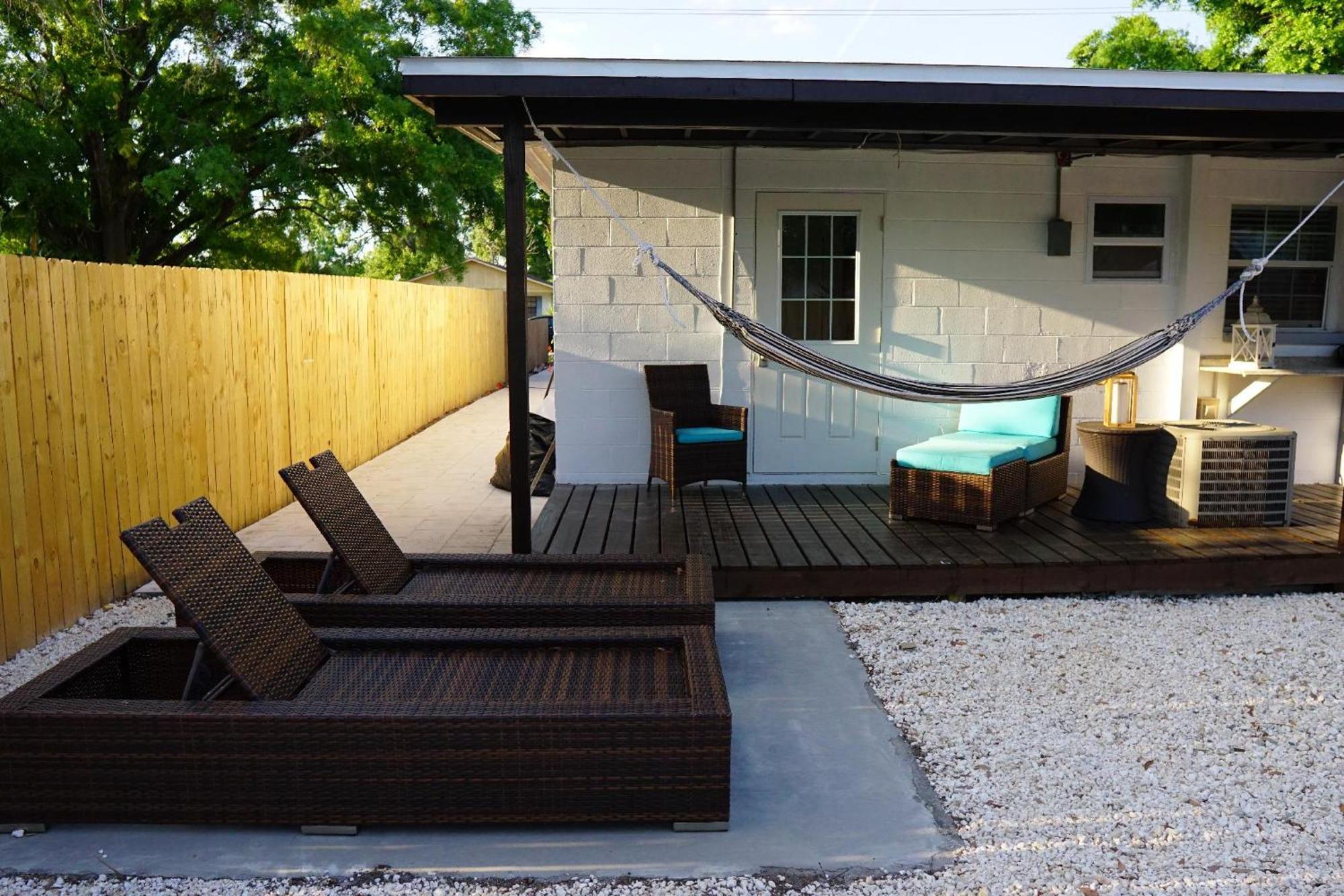 Mi Casa Es Tu Casa, Airport Holiday home *