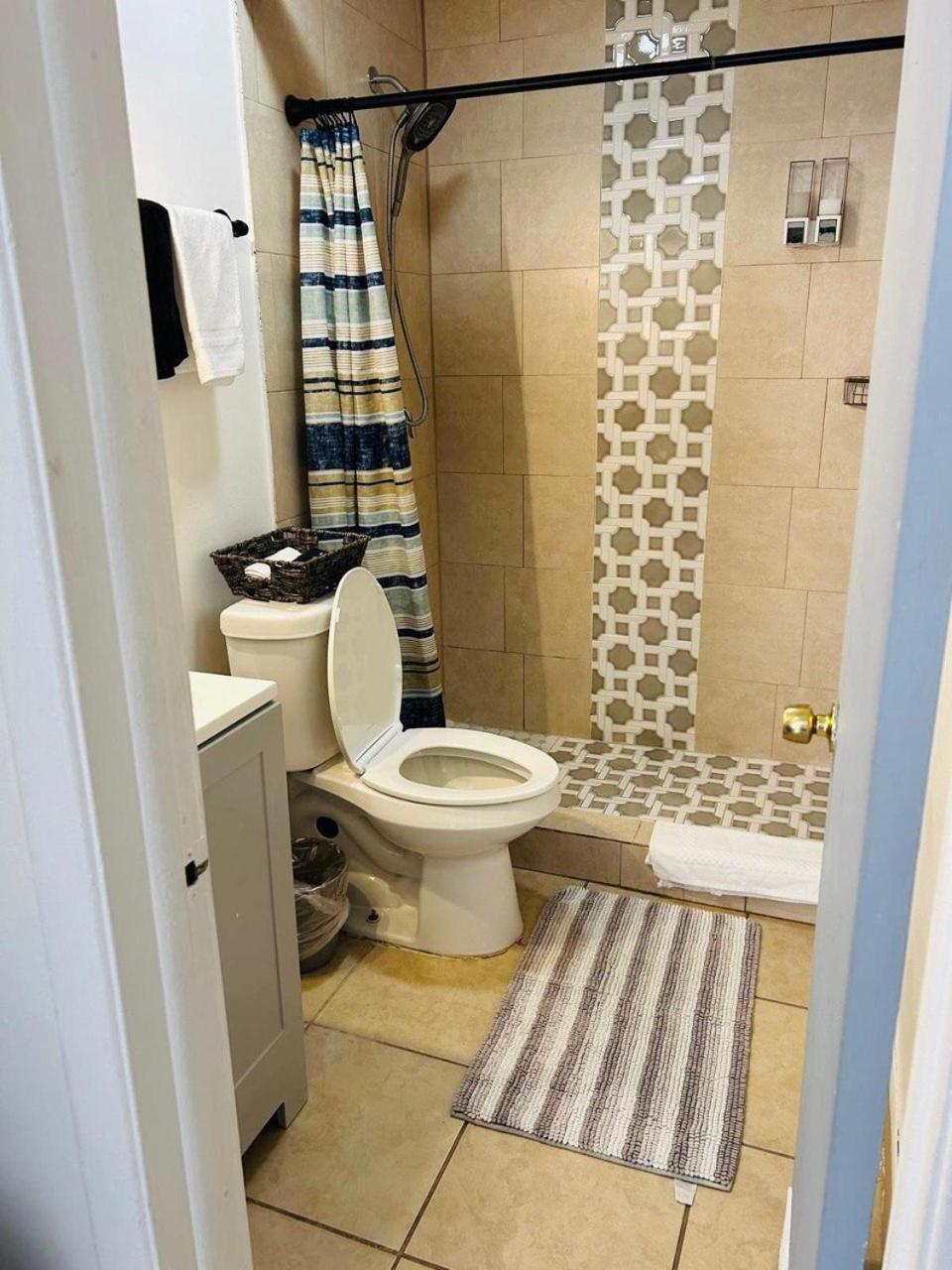 Mi Casa Es Tu Casa, Airport Tampa